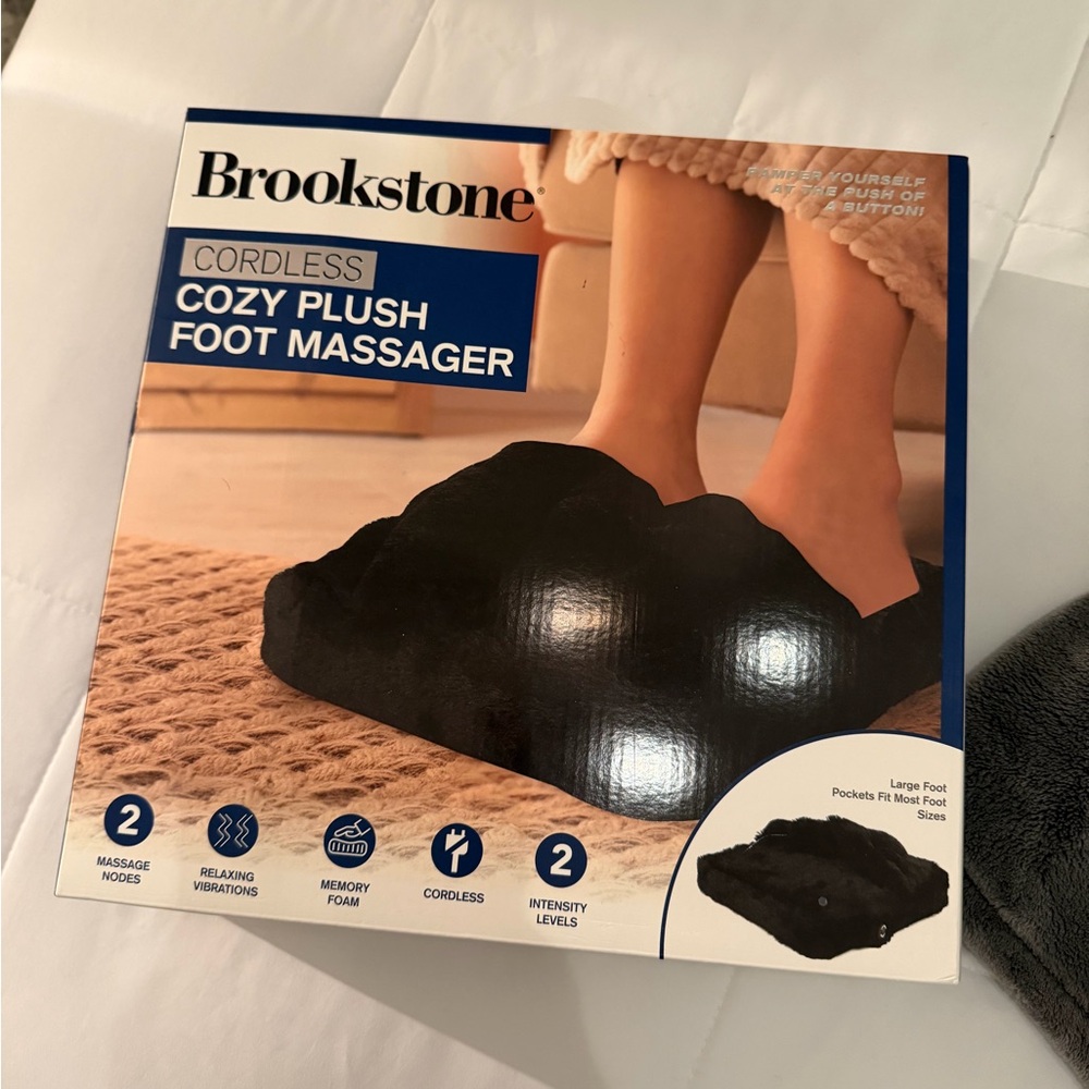 Brookstone Cordless Plush Foot Massager - White and Blue